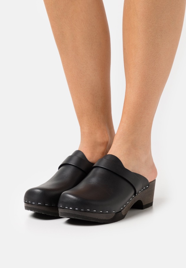 Nackte Clogs Gabor