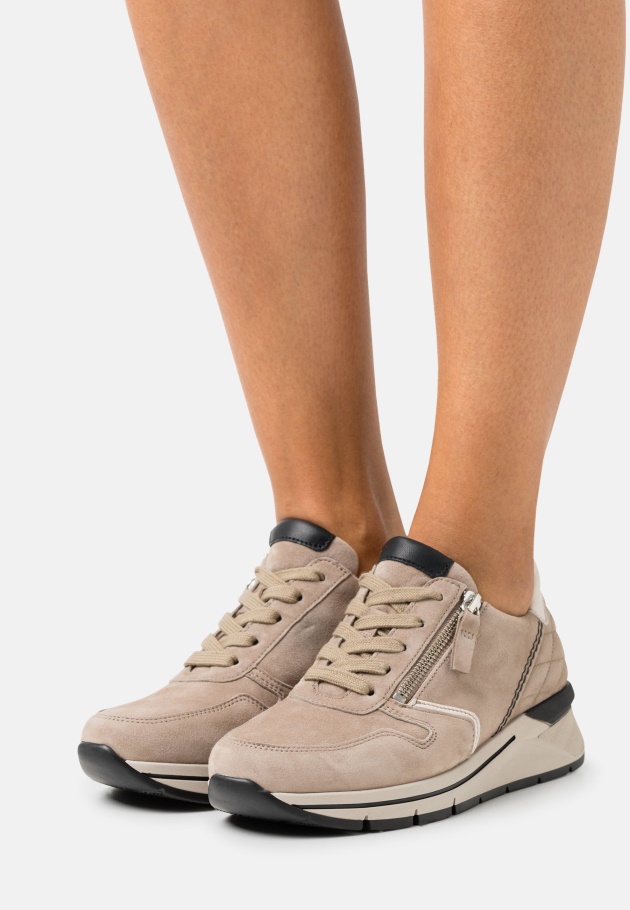 Beige Gabor-Trainer