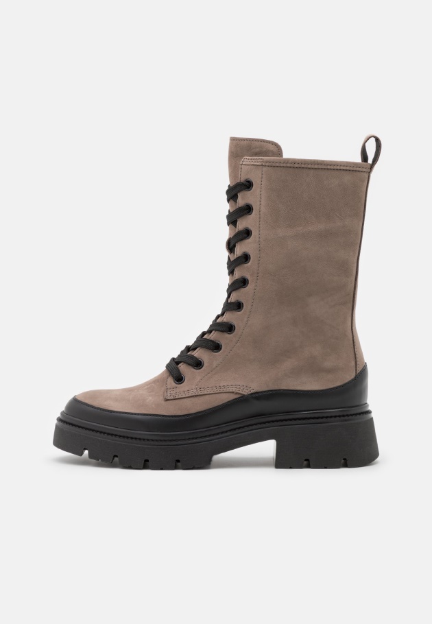 Dunkelnackte Gabor-Schnürstiefeletten