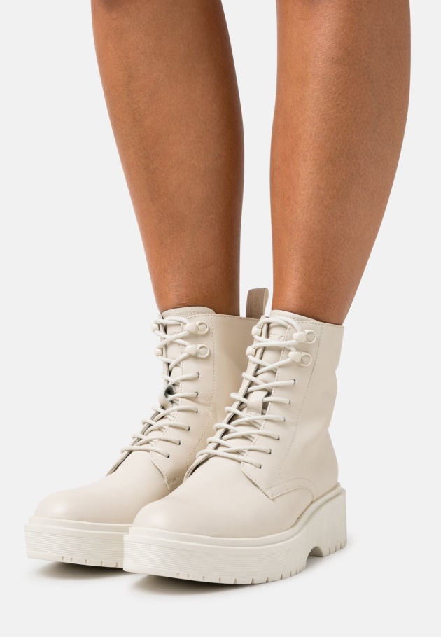 Schnürstiefeletten Aus Gabor In Dunklem Nude/Beige