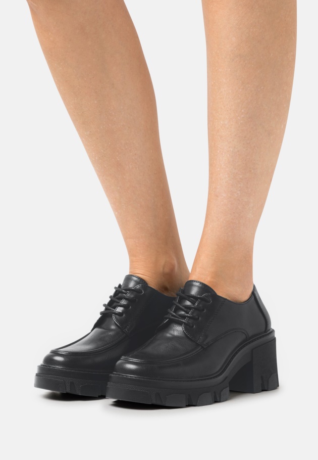 Vintage Black Gabor Leona - Schnürschuhe