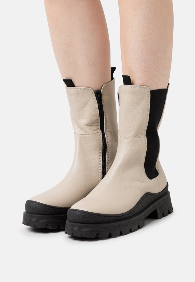 Plateau-Stiefeletten Aus Natürlichem Gabor