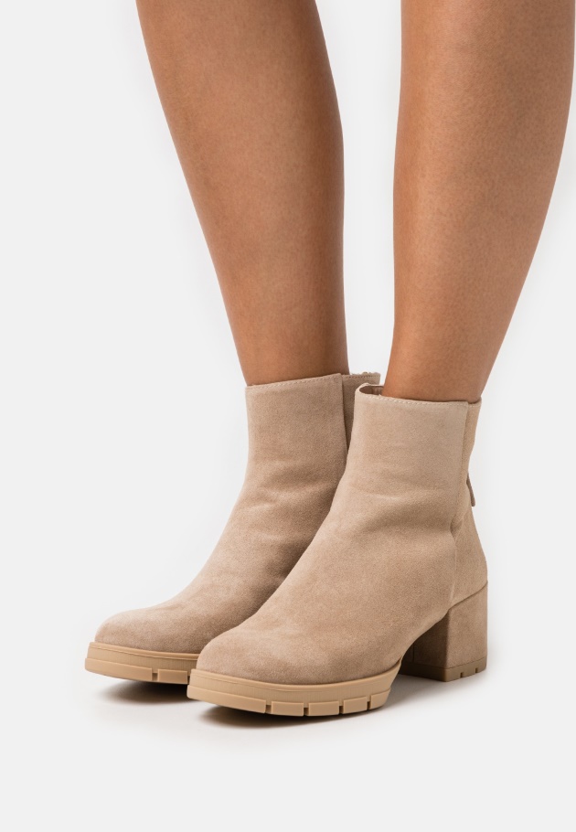 Klassische Stiefeletten Von Chino Gabor