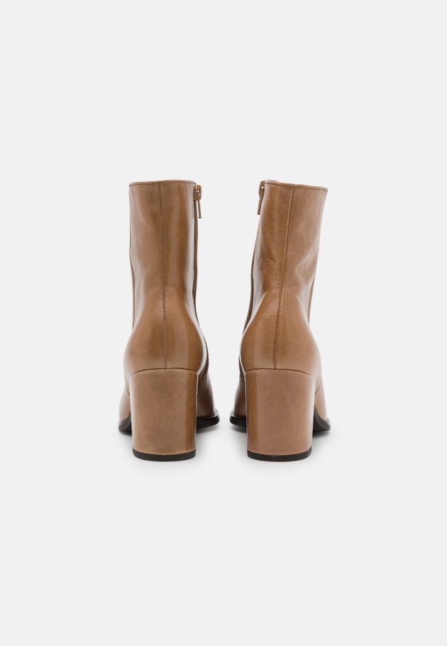 Klassische Stiefeletten Von Chino Gabor