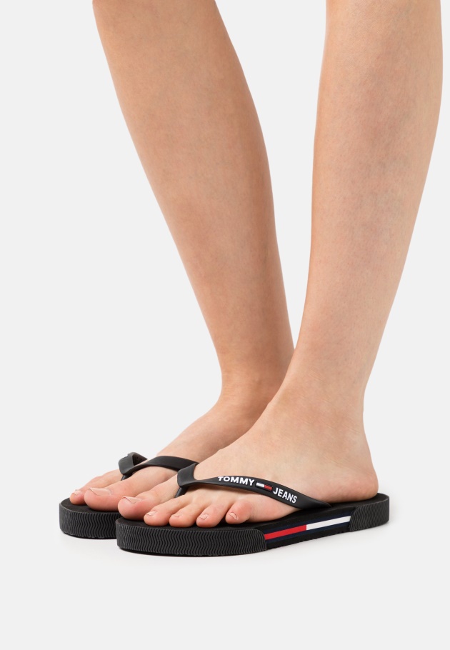 Weiße Gabor Sandalen Mit T-Steg