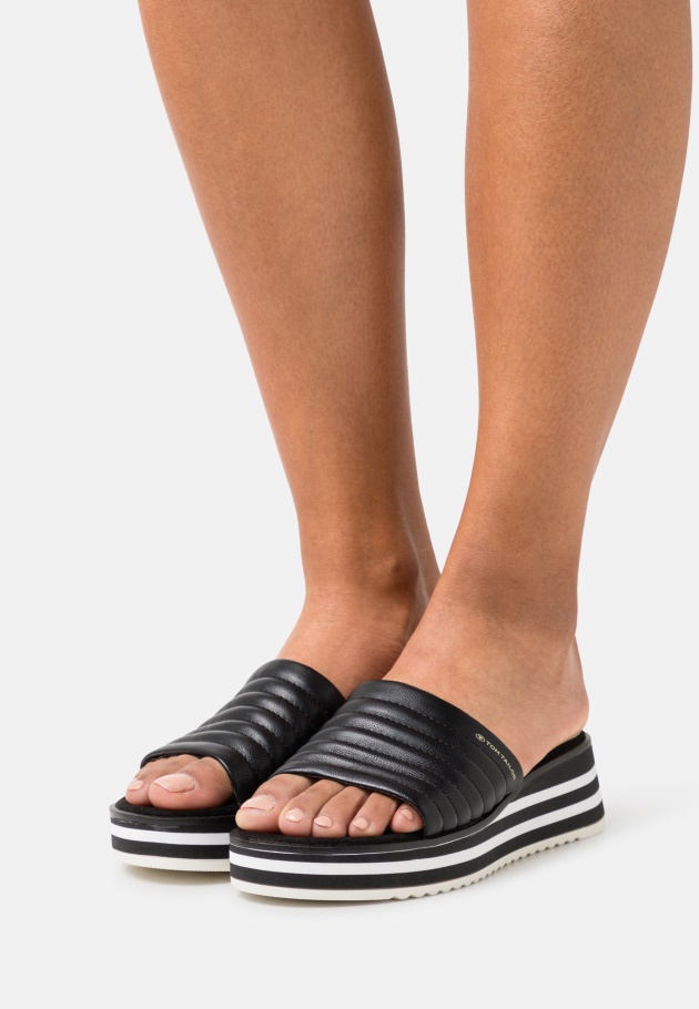 Schwarzer Gabor-Keil Mit Engem Zeh - Plateau-Absatz