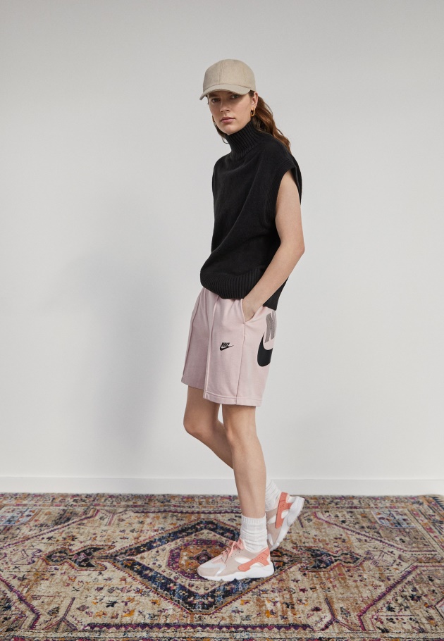 Schwarzer Gabor-Keil Mit Engem Zeh - Plateau-Absatz