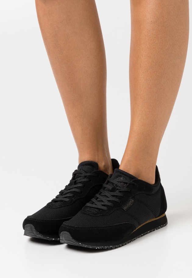 Schwarze Turnschuhe Gabor