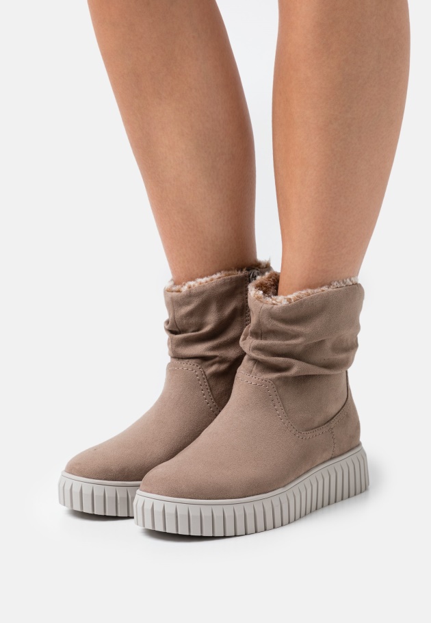 Gabor Hellbraune Klassische Stiefeletten