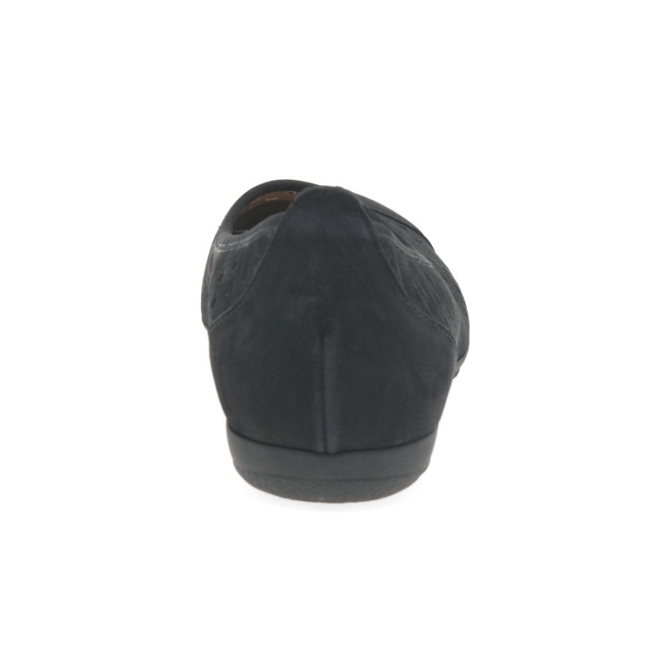 Gabor Freizeitschuhe Aus Schwarzem Nubukleder Mit Rüschen Und Gestanzten Details