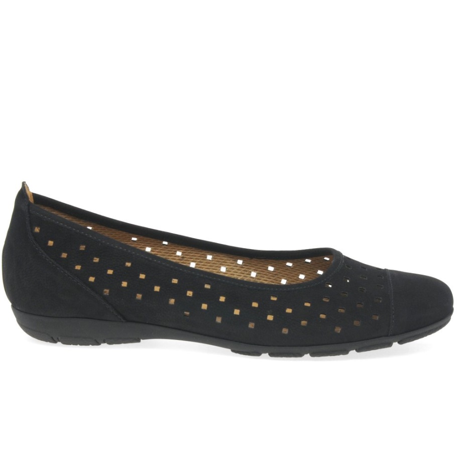 Gabor Freizeitschuhe Aus Schwarzem Nubukleder Mit Rüschen Und Gestanzten Details