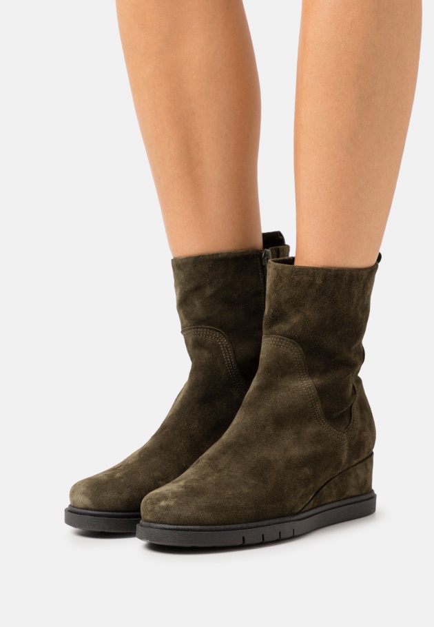 Gabor Stiefel Marone