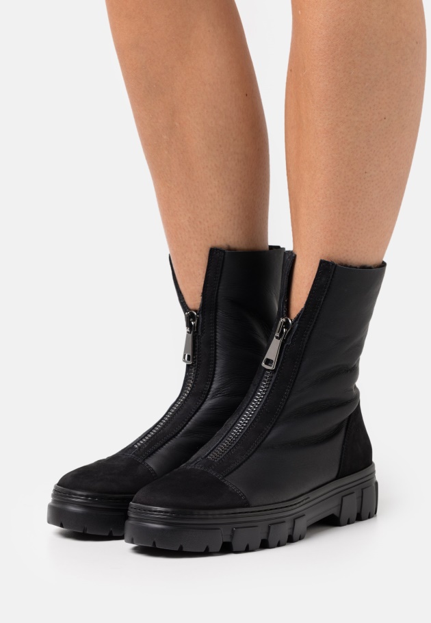 Schwarze Gabor-Schnürstiefeletten